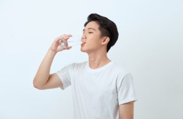 10 Tanda Kurang Minum Air Putih!