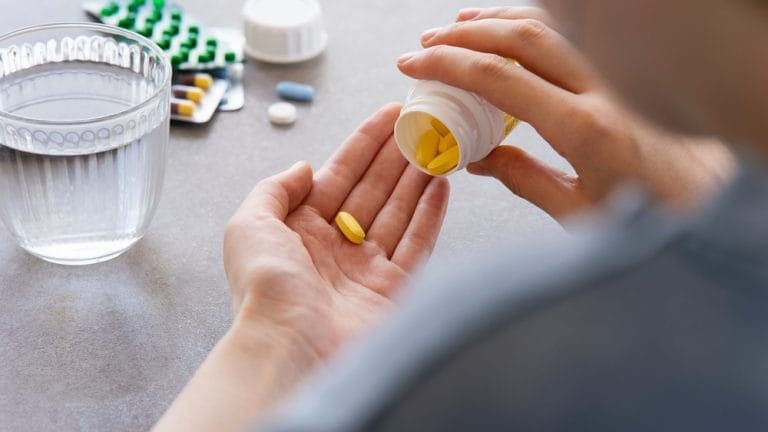 Pil Eksimer: Manfaat, Efek Samping, hingga Dosis