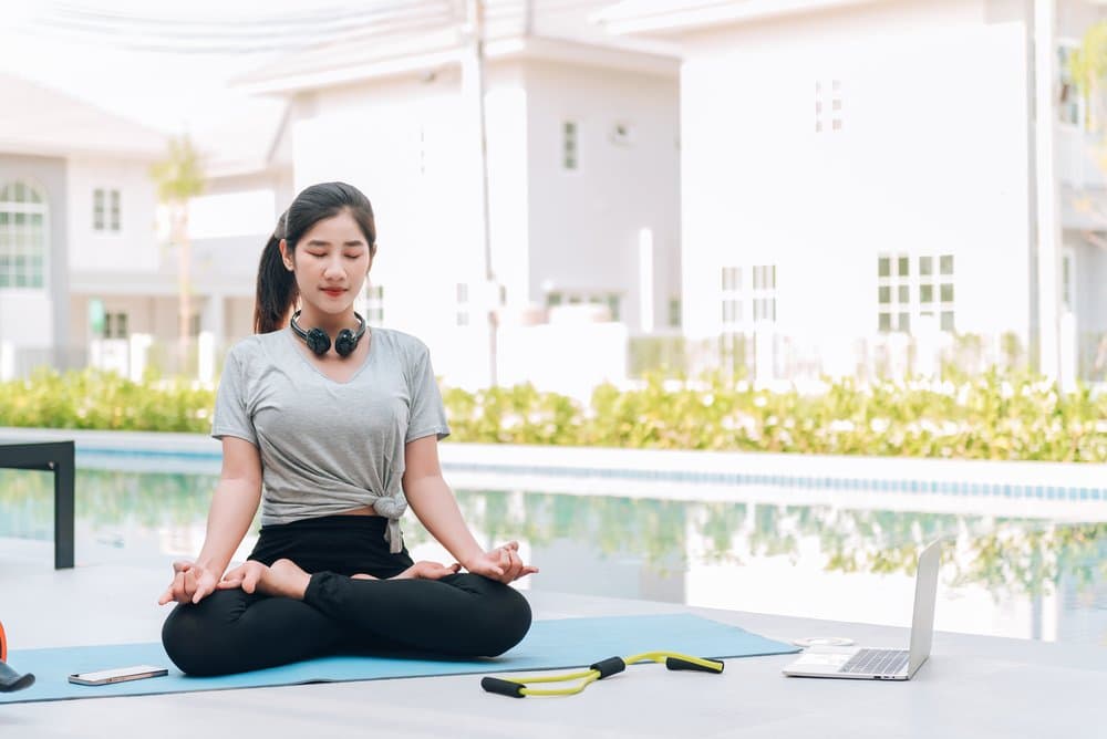 yoga untuk mengatasi telat haid saat menyusui