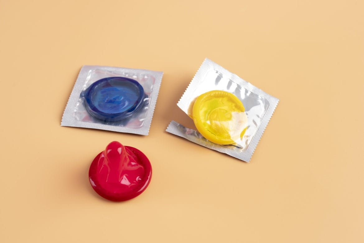 manfaat kondom dan efek sampingnya