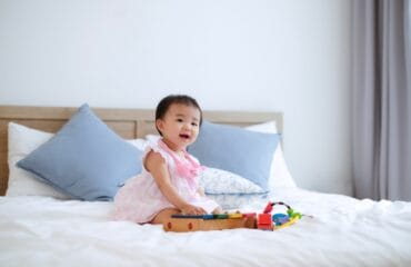 umur berapa bayi bisa duduk