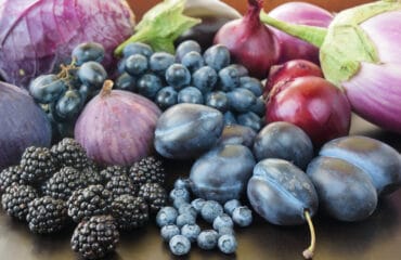Manfaat buah berwarna ungu
