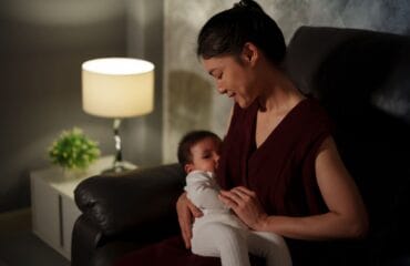 posisi menyusui yang benar