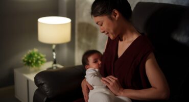 posisi menyusui yang benar