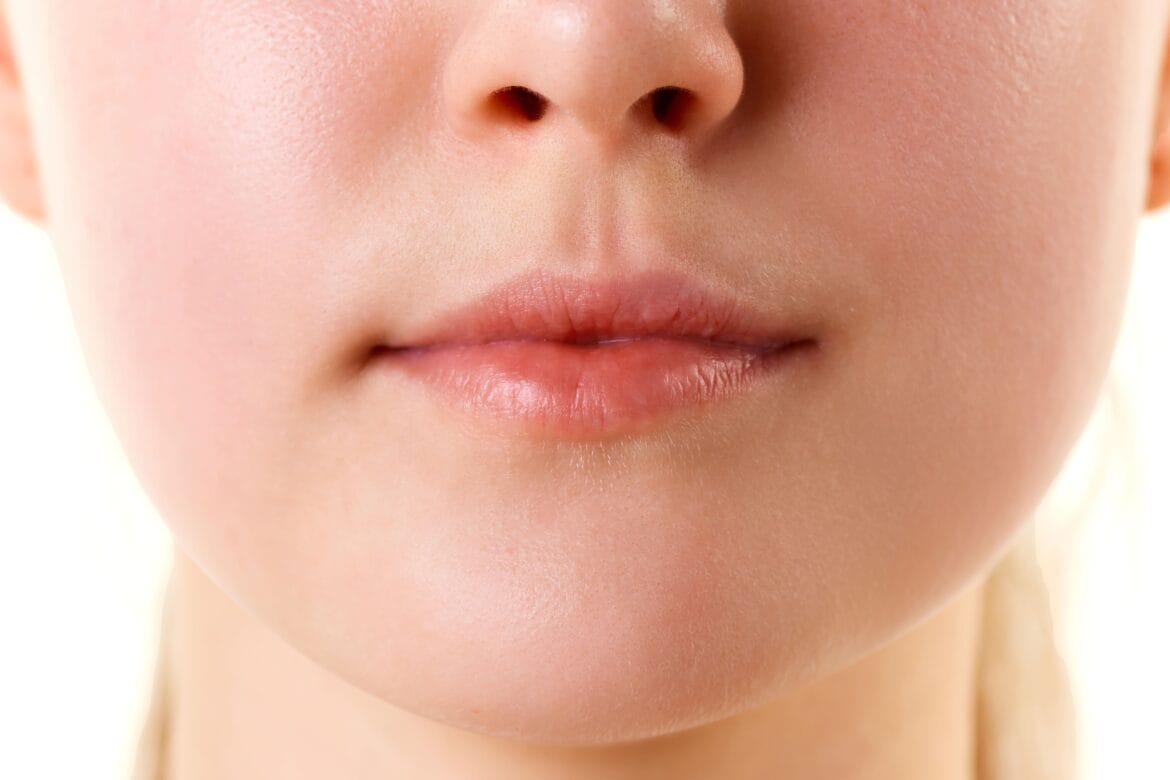 Penyebab bibir kedutan